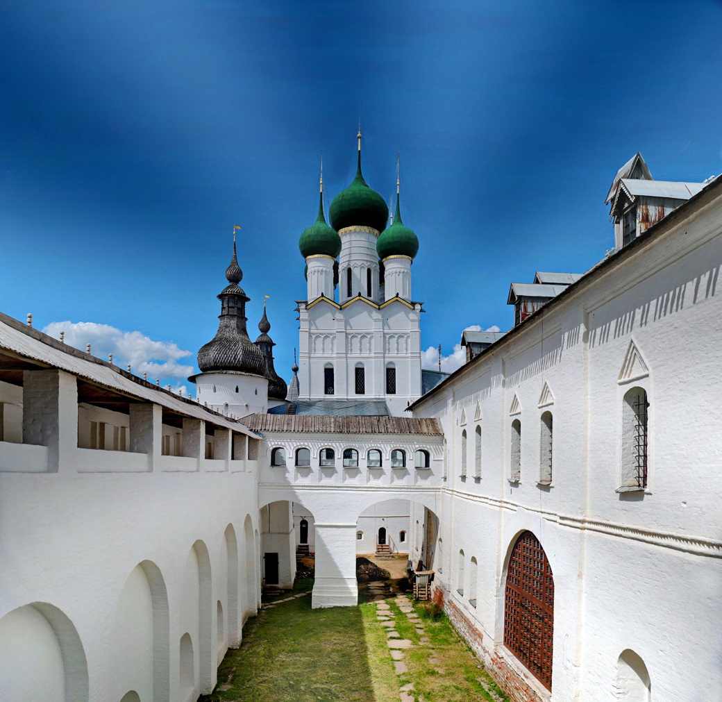 Надвратная церковь Иоанна Богослова