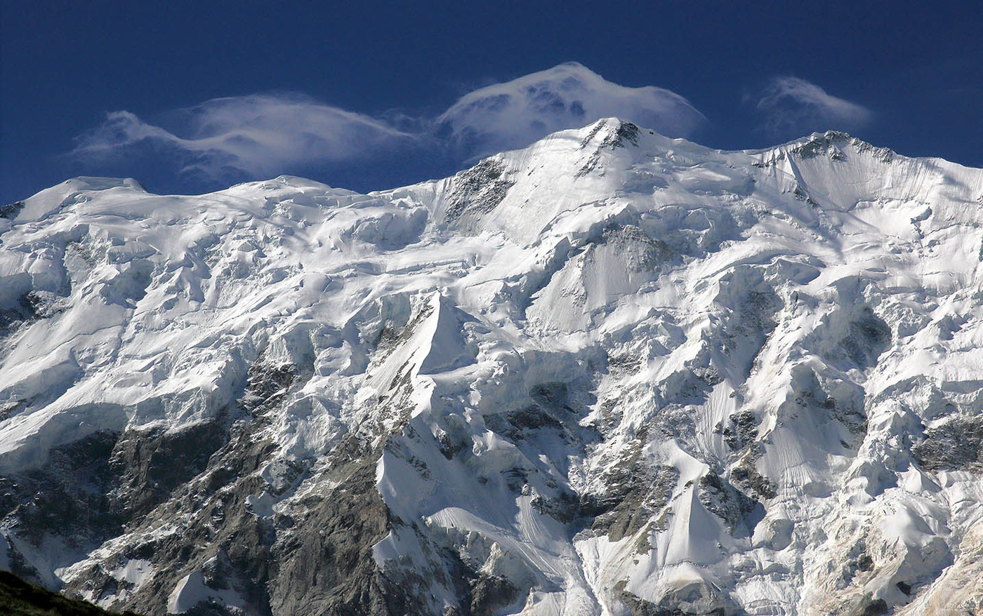 Цирусы над Безенгийской стеной