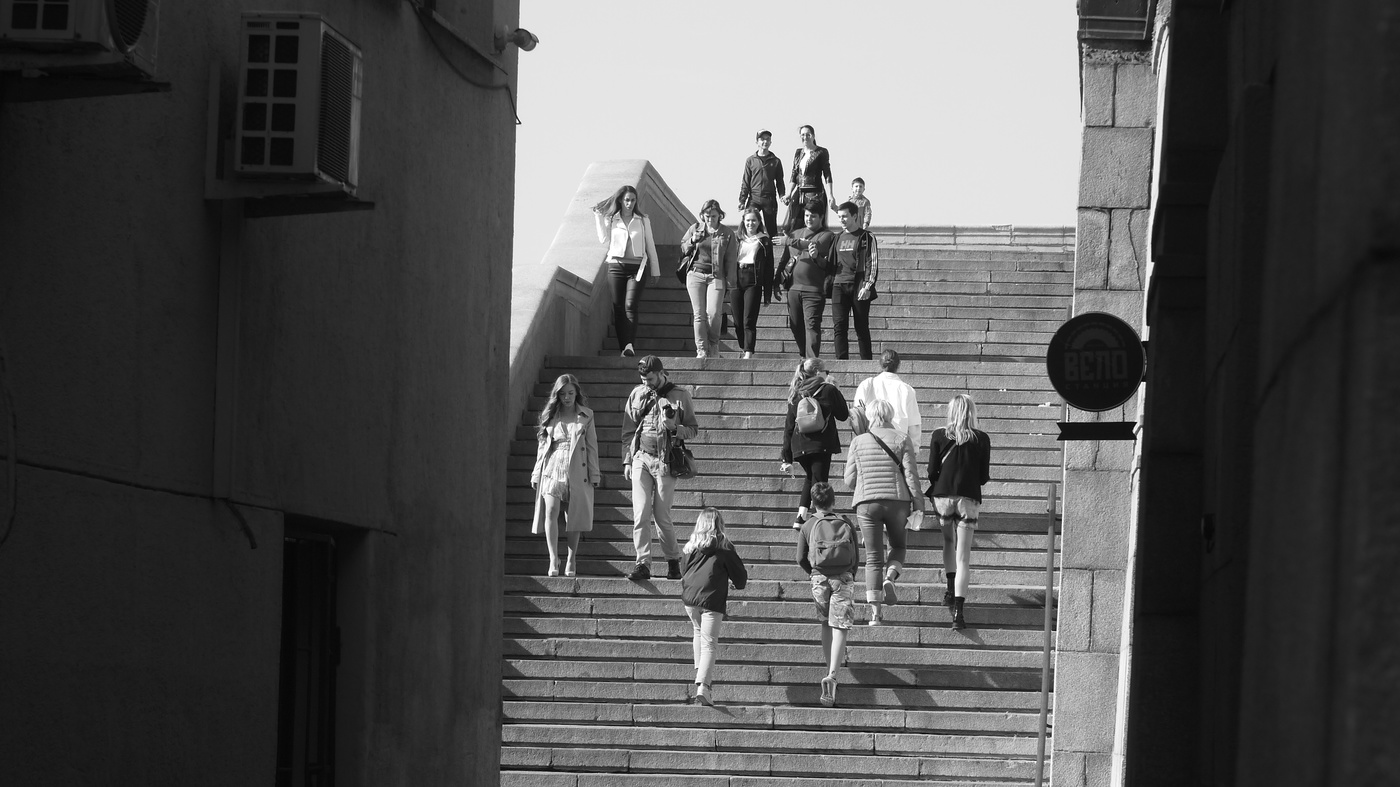 В парк Горького.