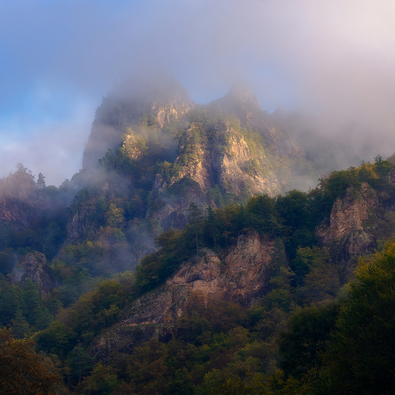 Утренний туман на склонах