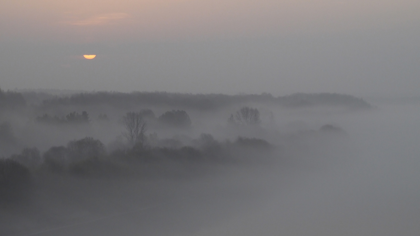 А зори здесь тихие.