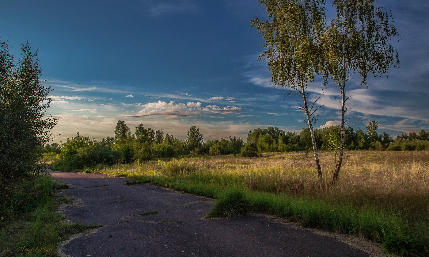 И снова вечер на землю спускается...