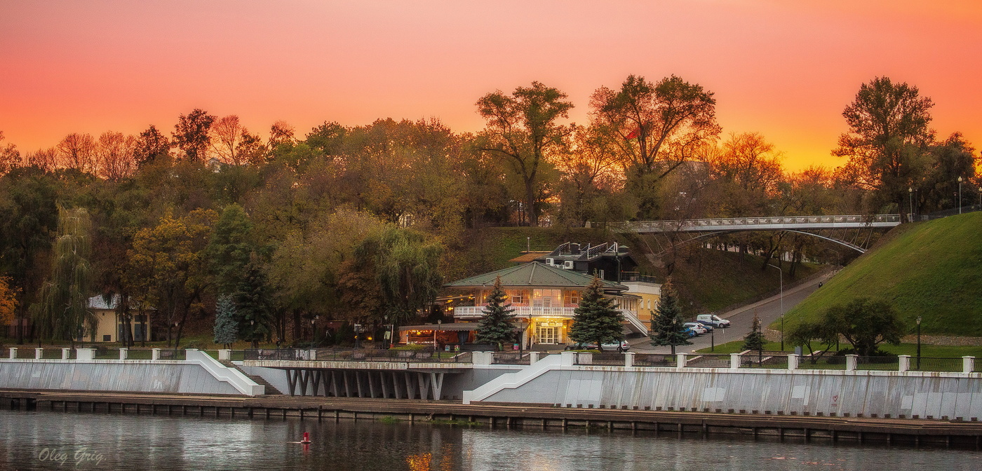 Когда город зажигает огни...