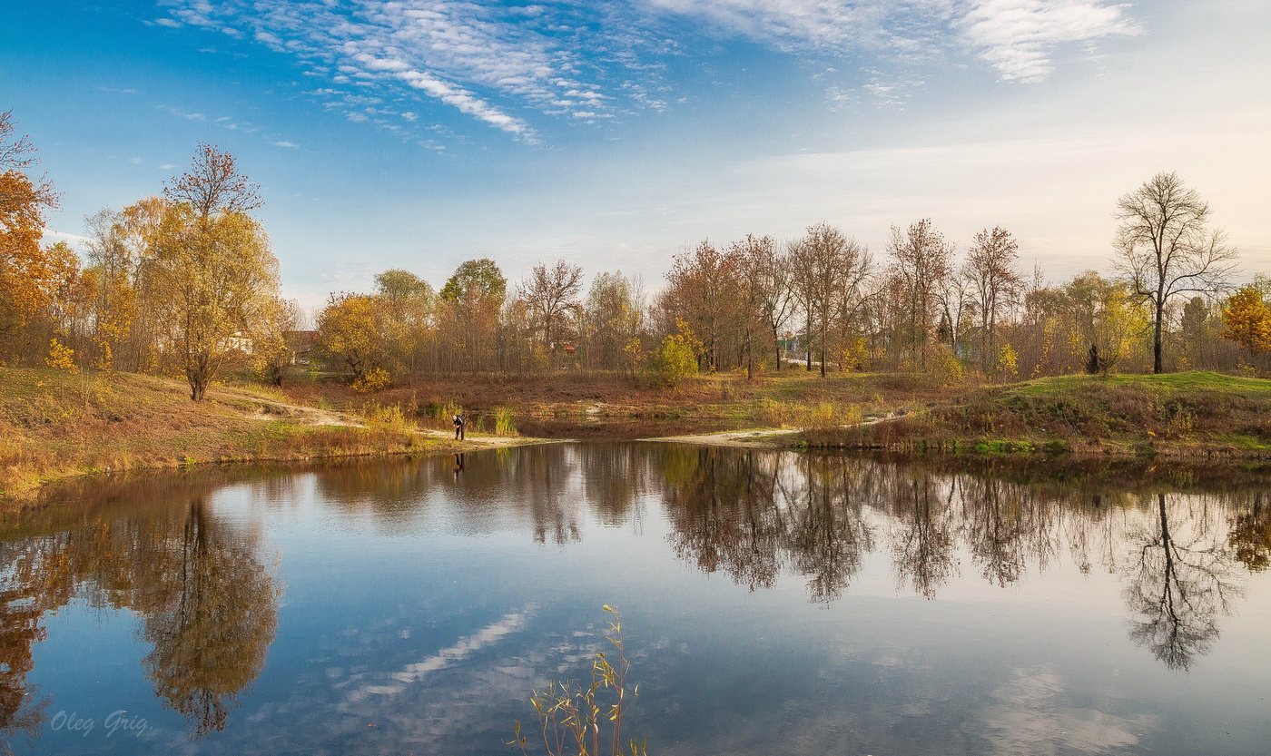 Опали берега осенние...