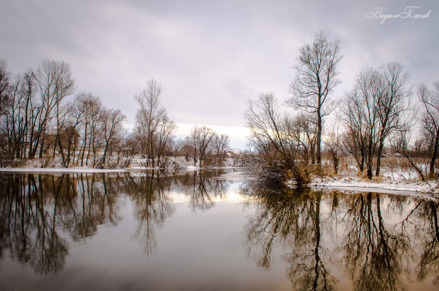 Осенним утром у реки