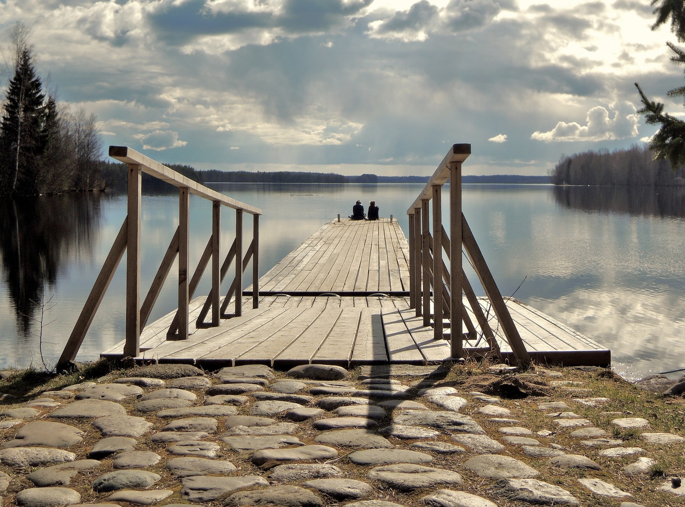 На том берегу