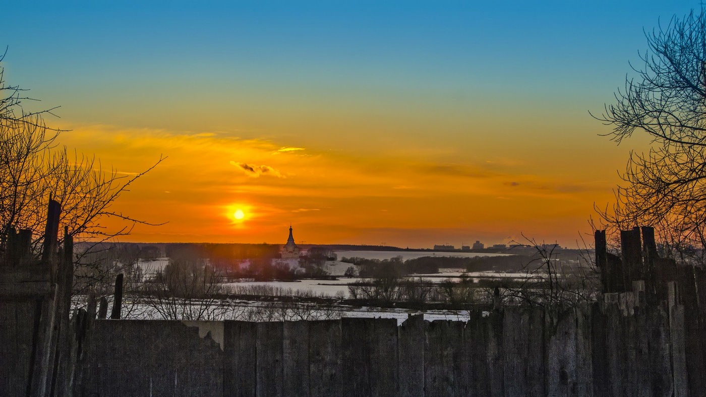 На том берегу