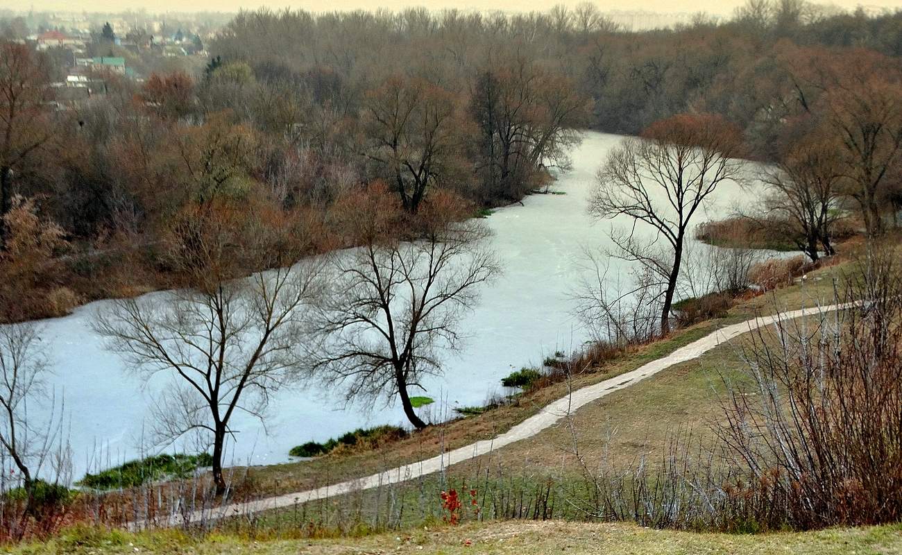 Орлик покрылся льдом