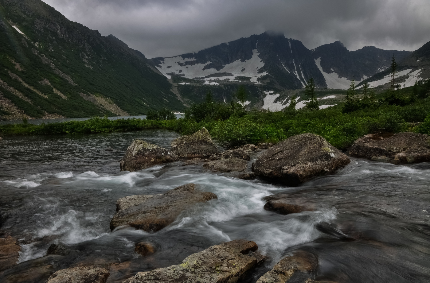 Горный ручей на Кузнецком Алатау