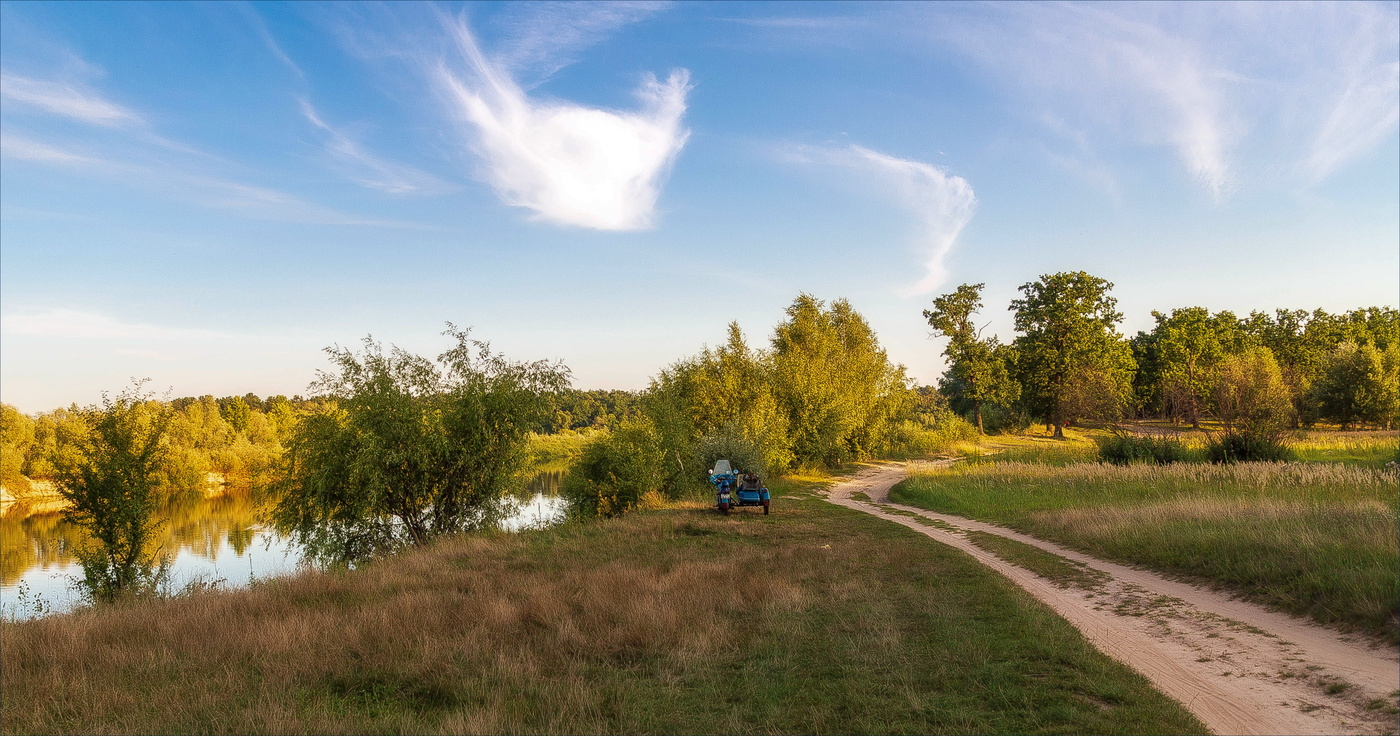 На высоком берегу,на крутом...