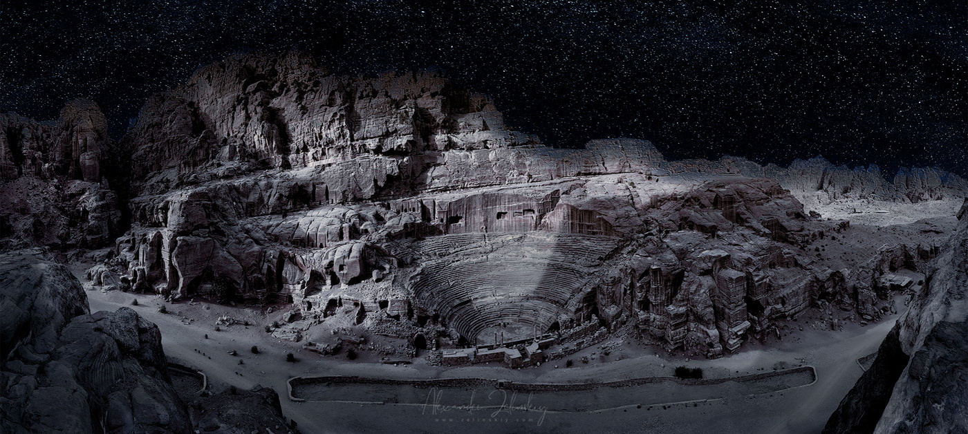 Лунная ночь в Петре