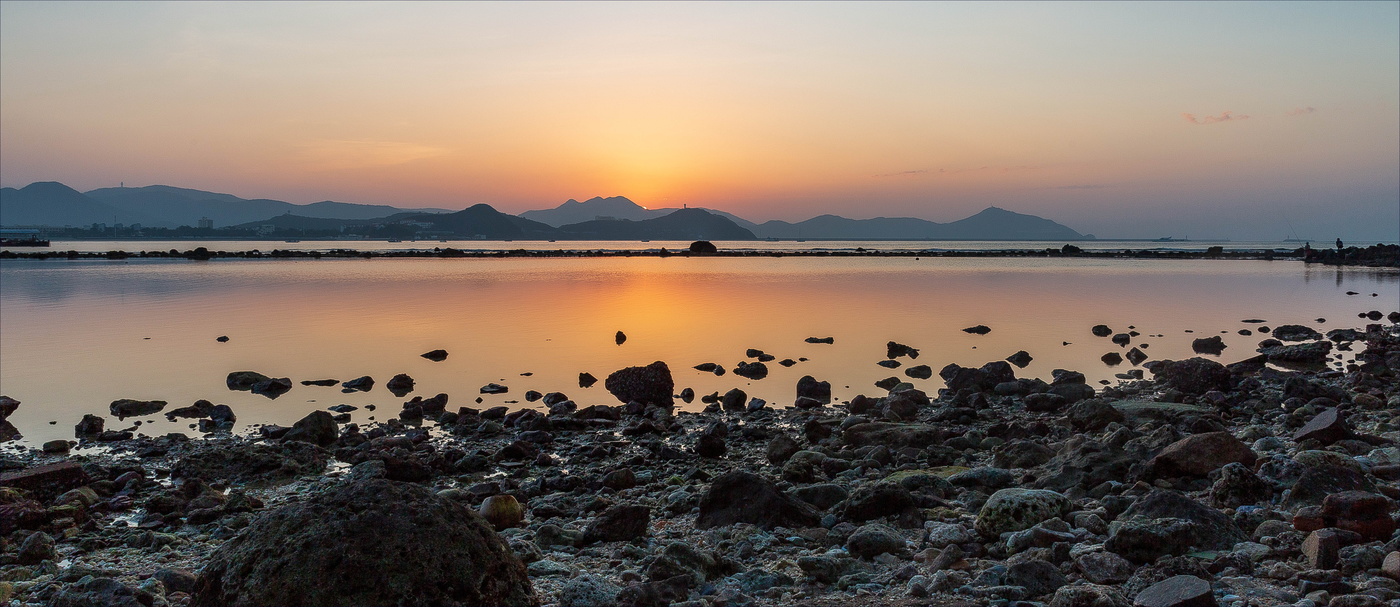 Выходило Солнце из-за гор...
