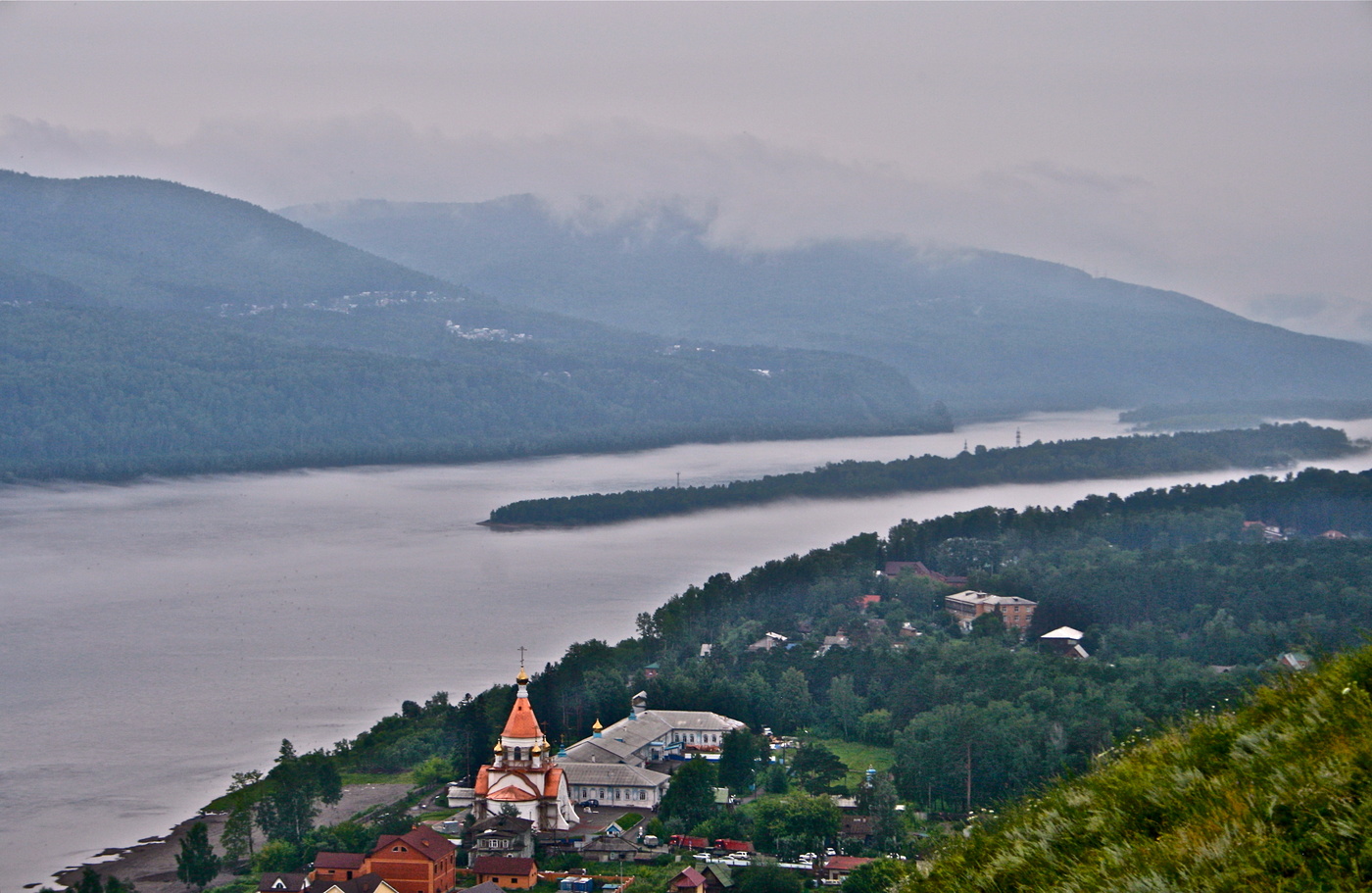 Вид на Енисей и пос.Удачный из Академгородка