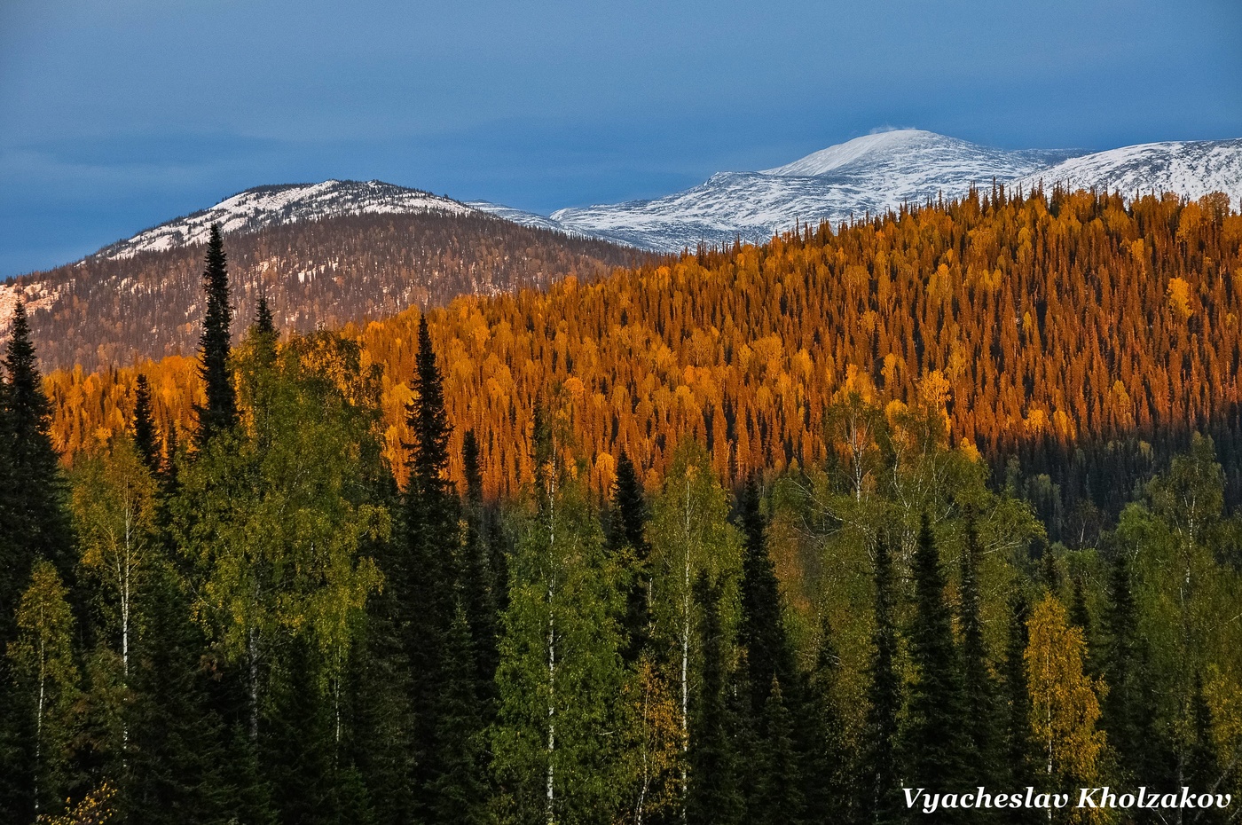 Осенний закат в горах