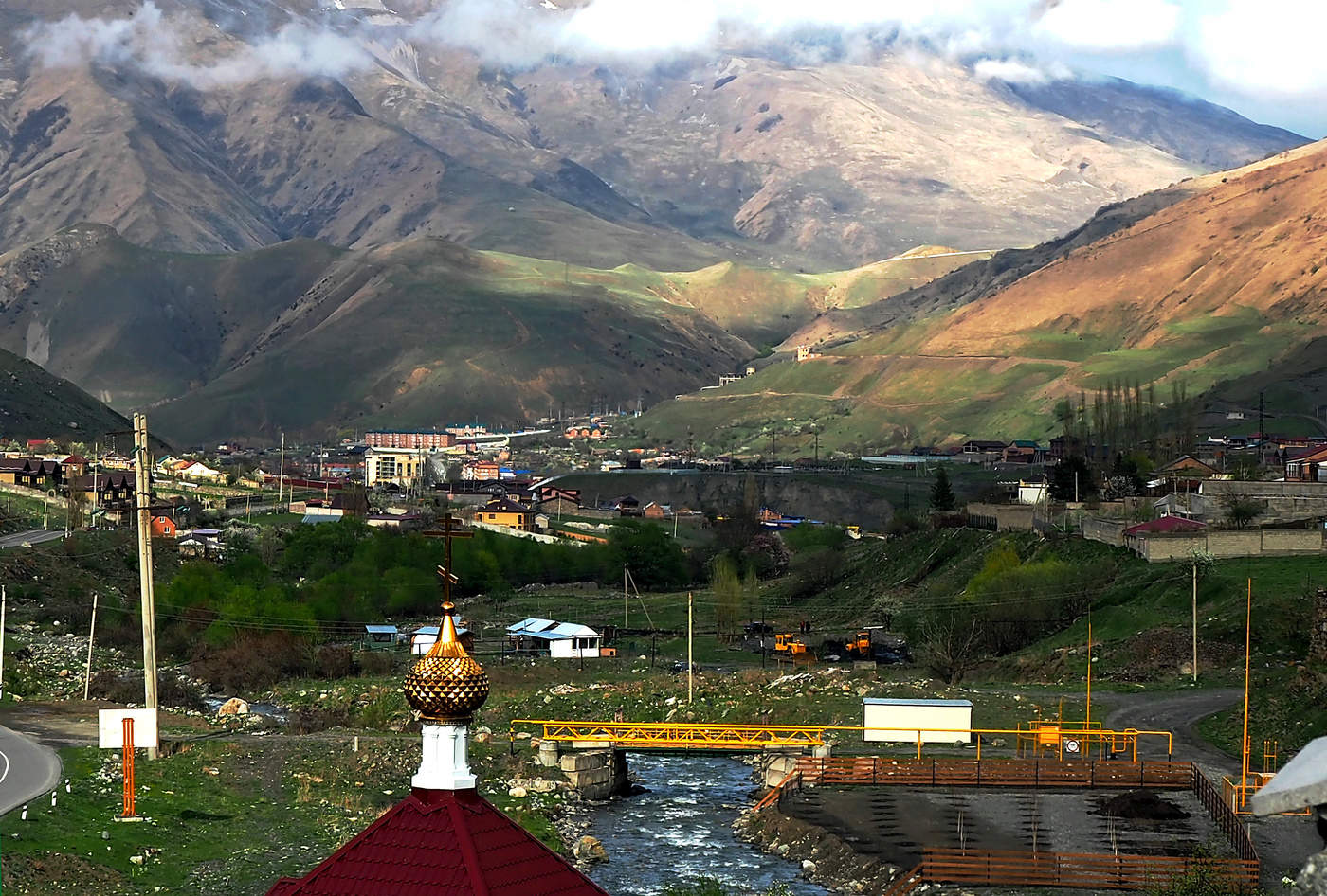 Куртатинское ущелье в Северной Осетии.