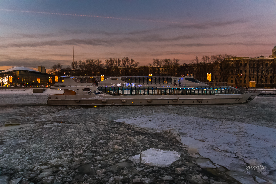 скованный во льдах