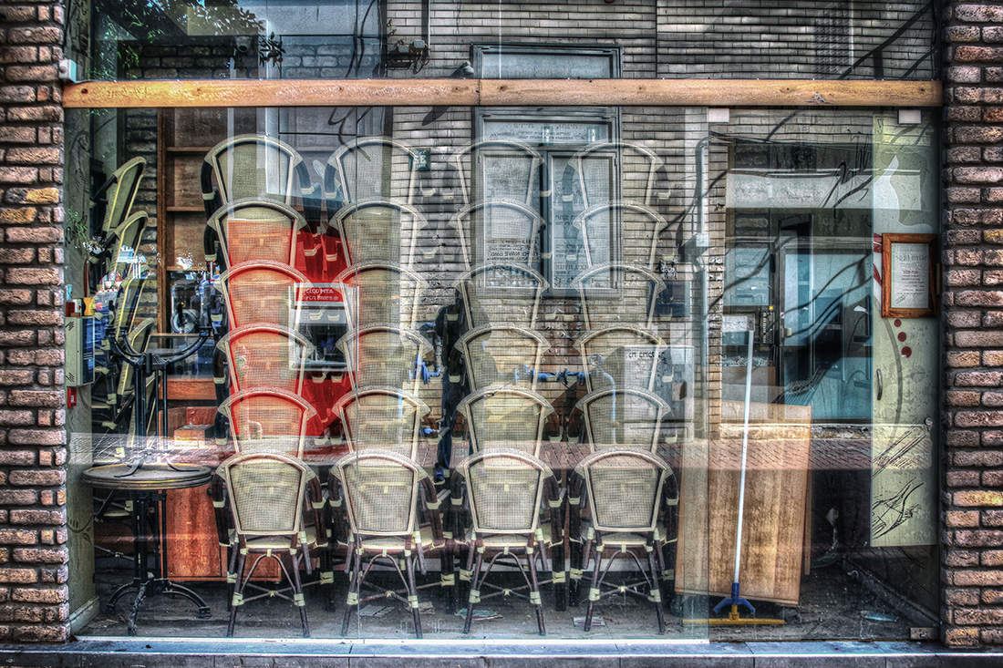 Автопортрет в интерьере экстерьера