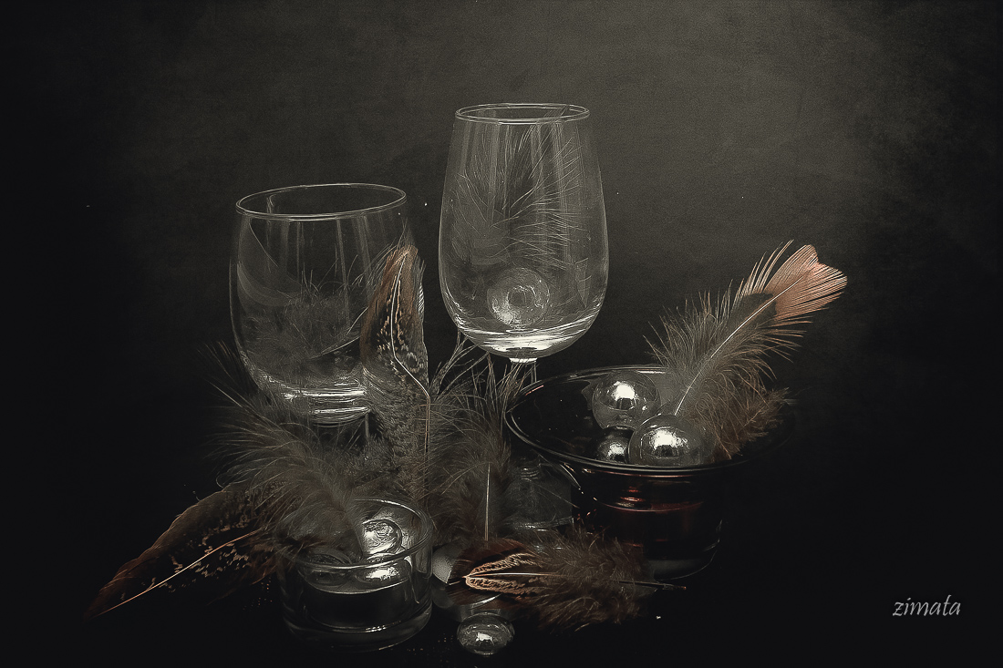 натюрморт с перьями