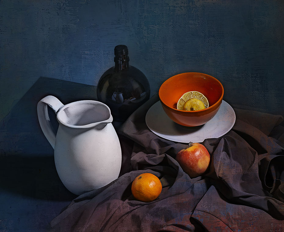 кувшин и оранжевая миска