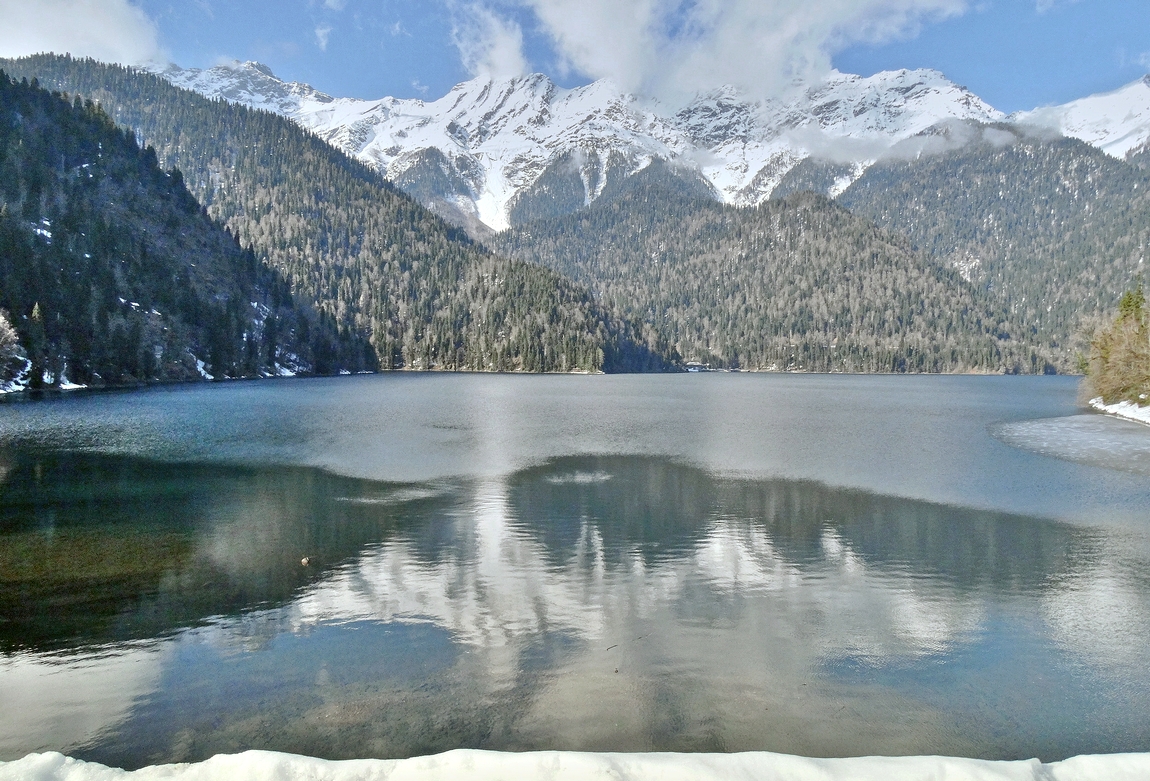 На озере Рица