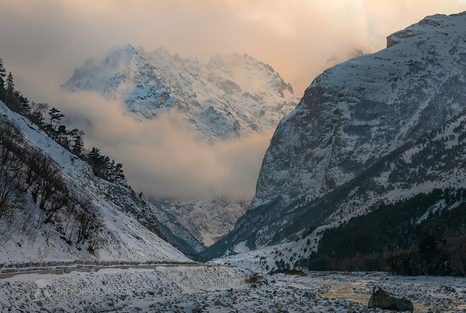 Горы в облаках