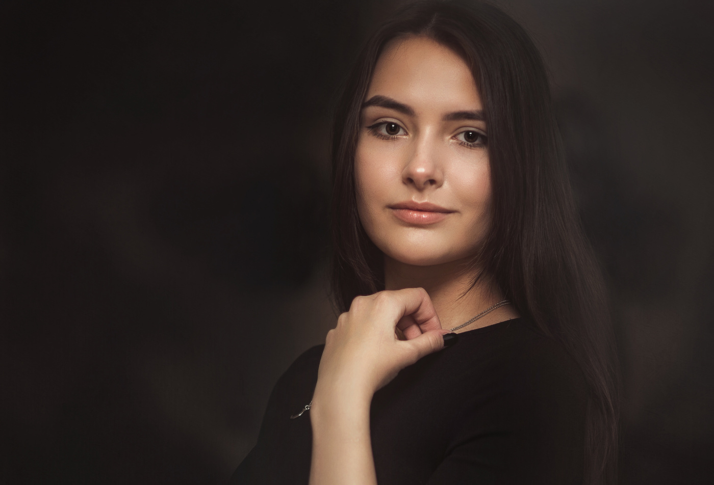 ...Юность - пора цветения,пора,когда все блещет,искрится и пламенеет.