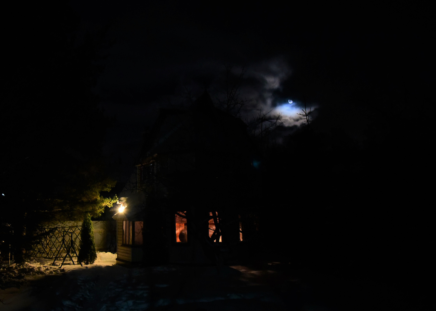 "Еще ночь над землей тяготеет ..."