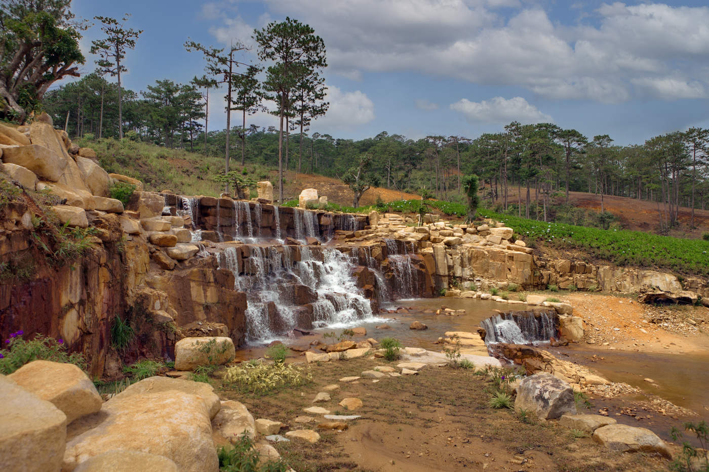 Рукотворный водопад