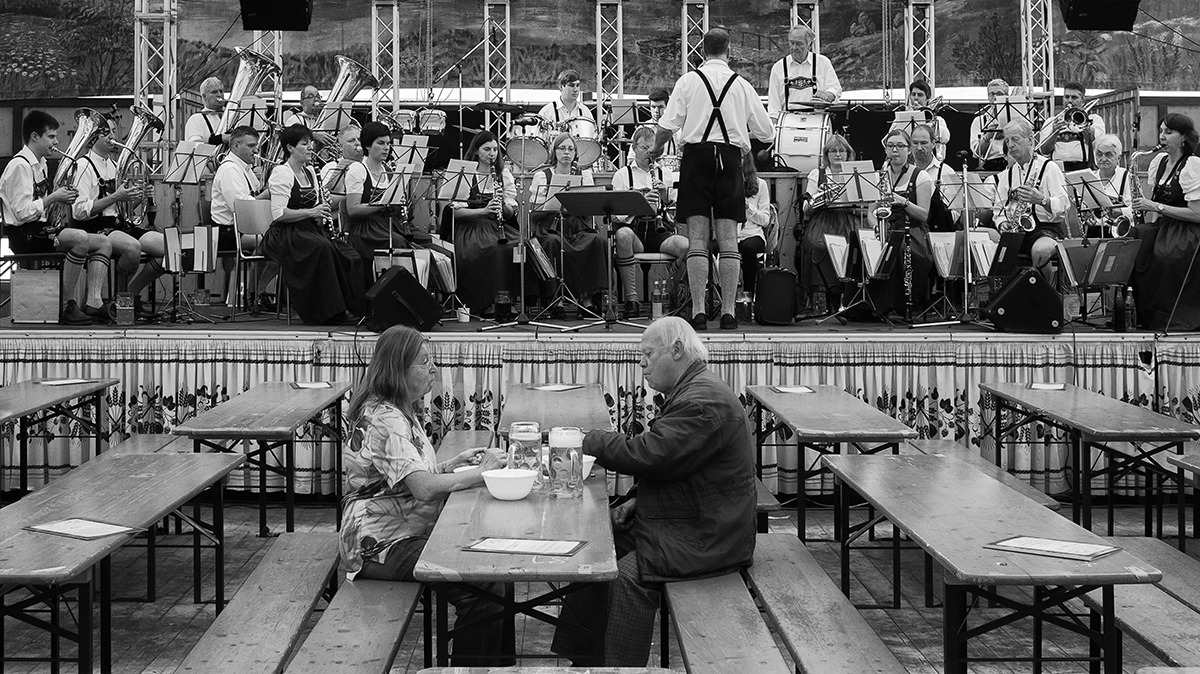 Утренняя кружечка пива под музыку