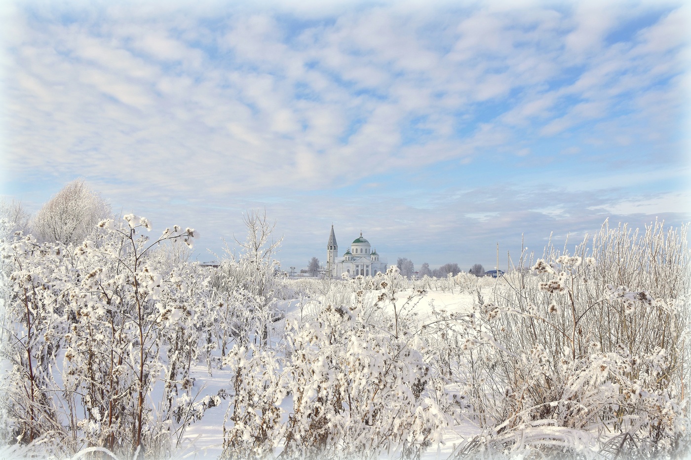 Идет волшебница зима...