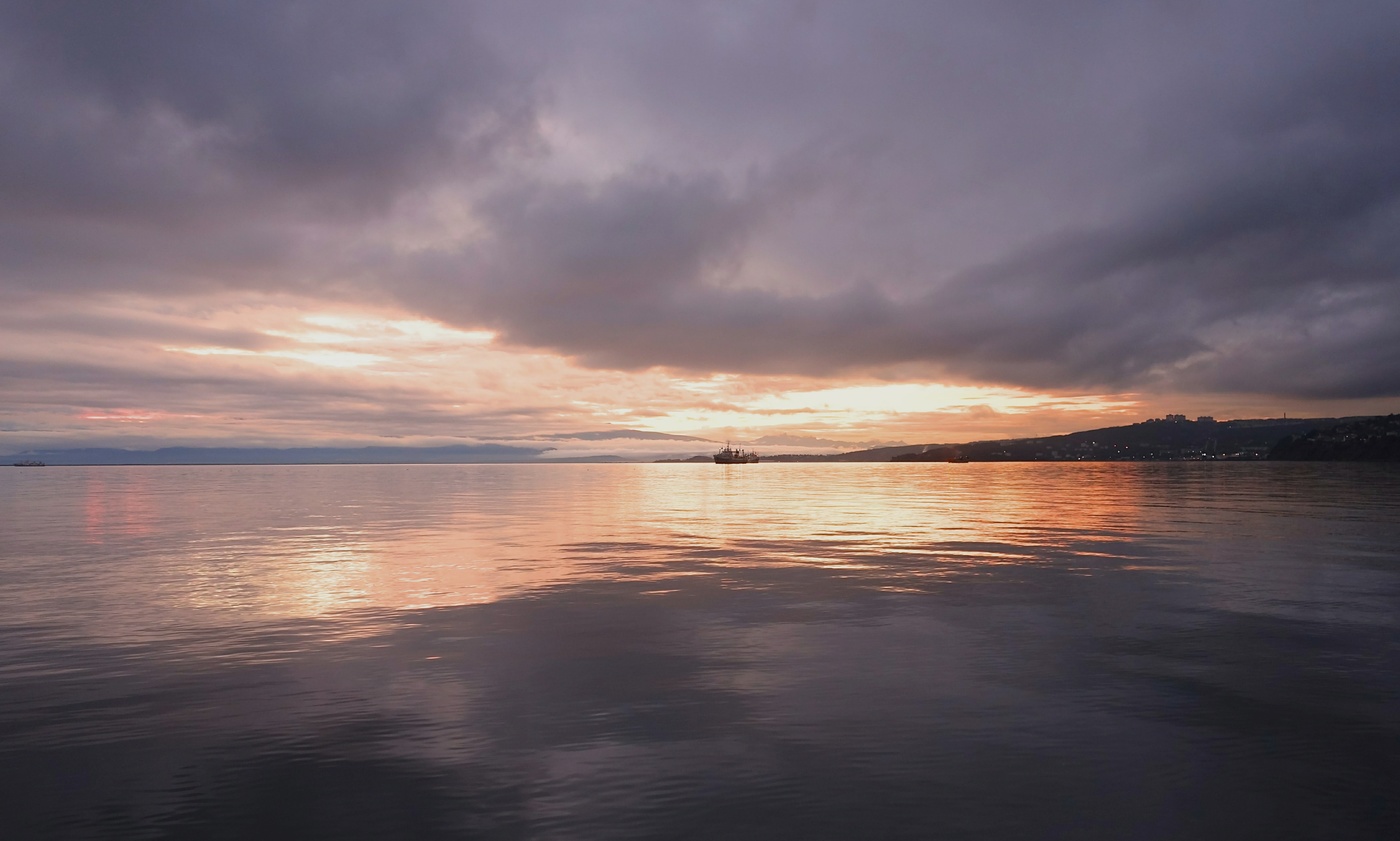 Вечер в Авачинской бухте