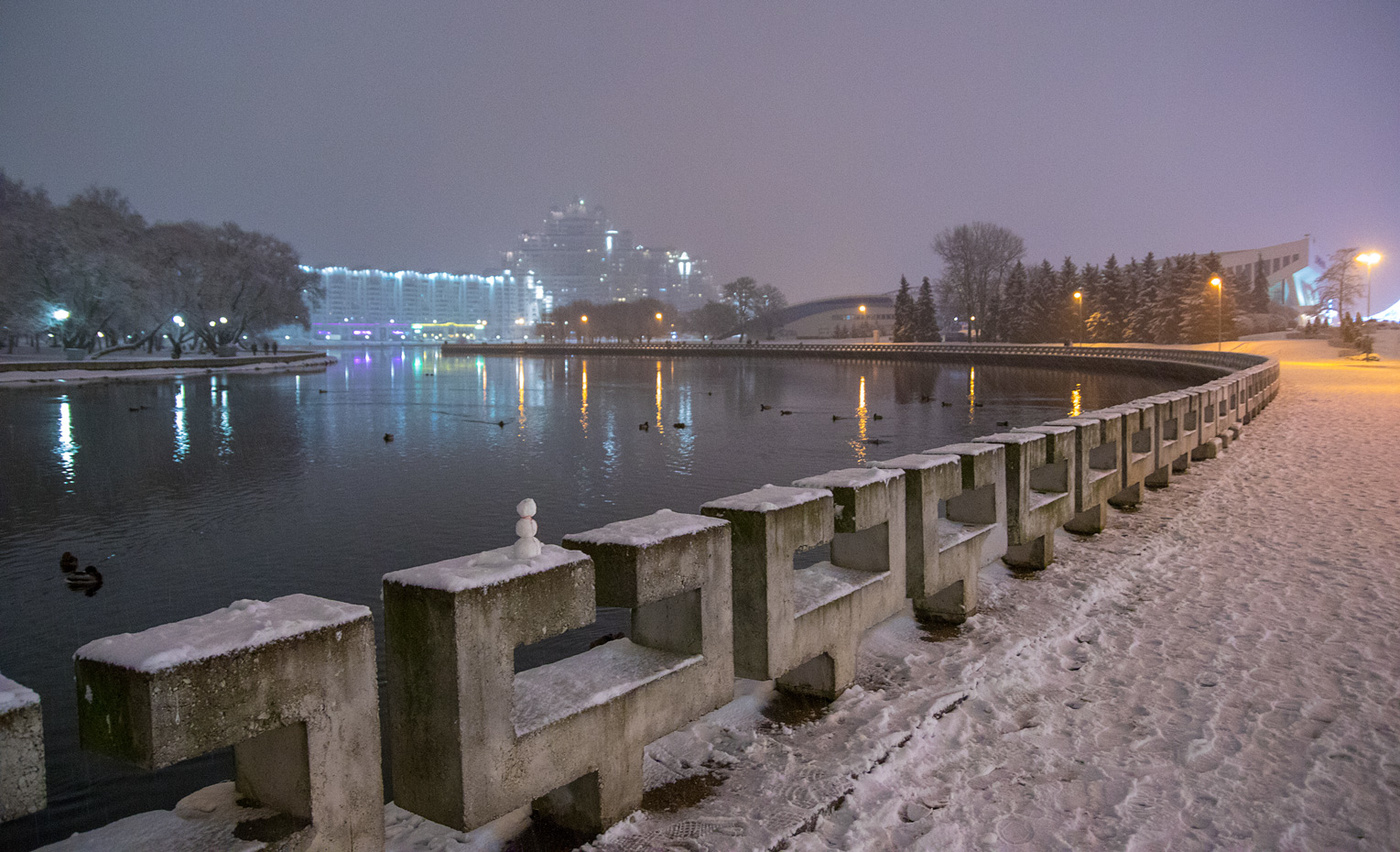 Набережная. вечер. снег