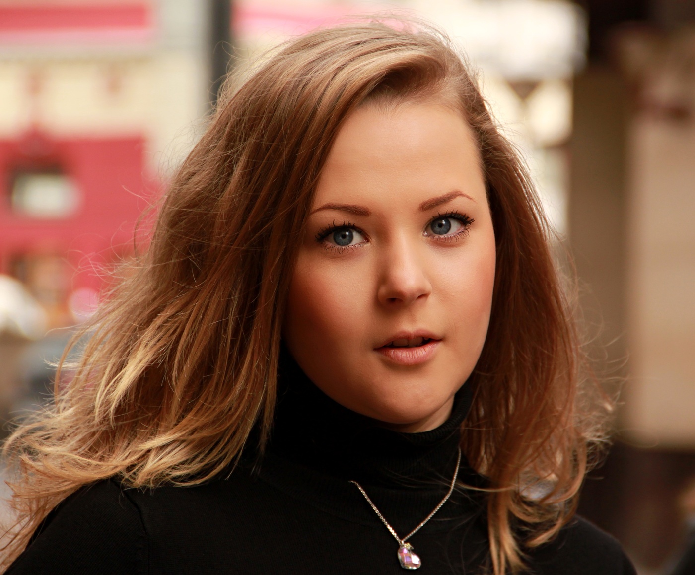 Просто прохожая