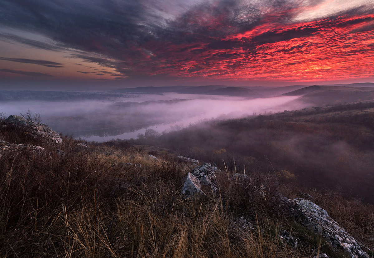 Туман над водой, огонь в небесах / Fog on the water, a fire in the sky
