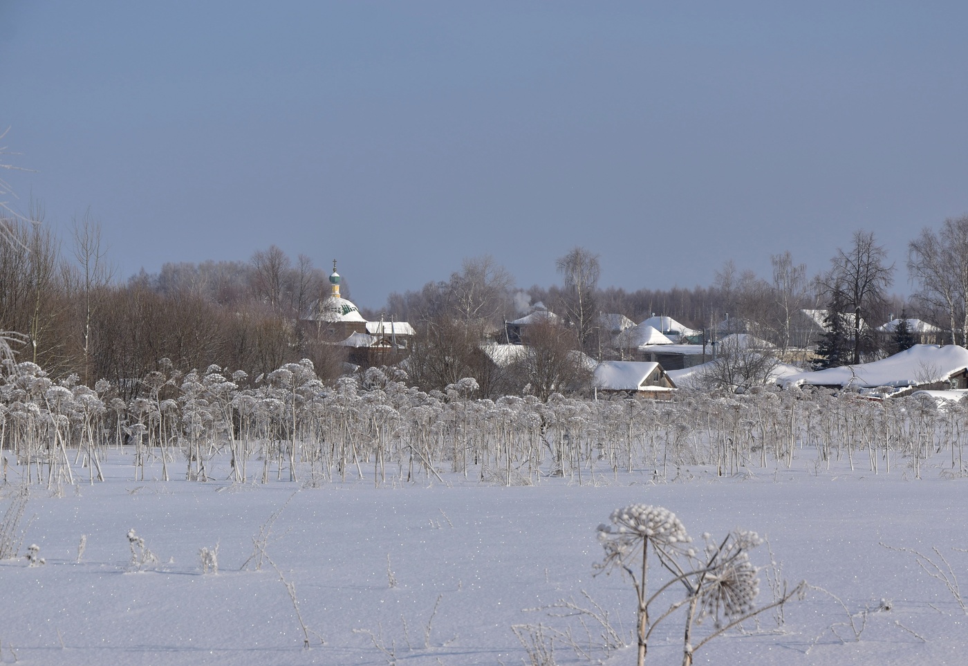 Снег летит по всей России ....