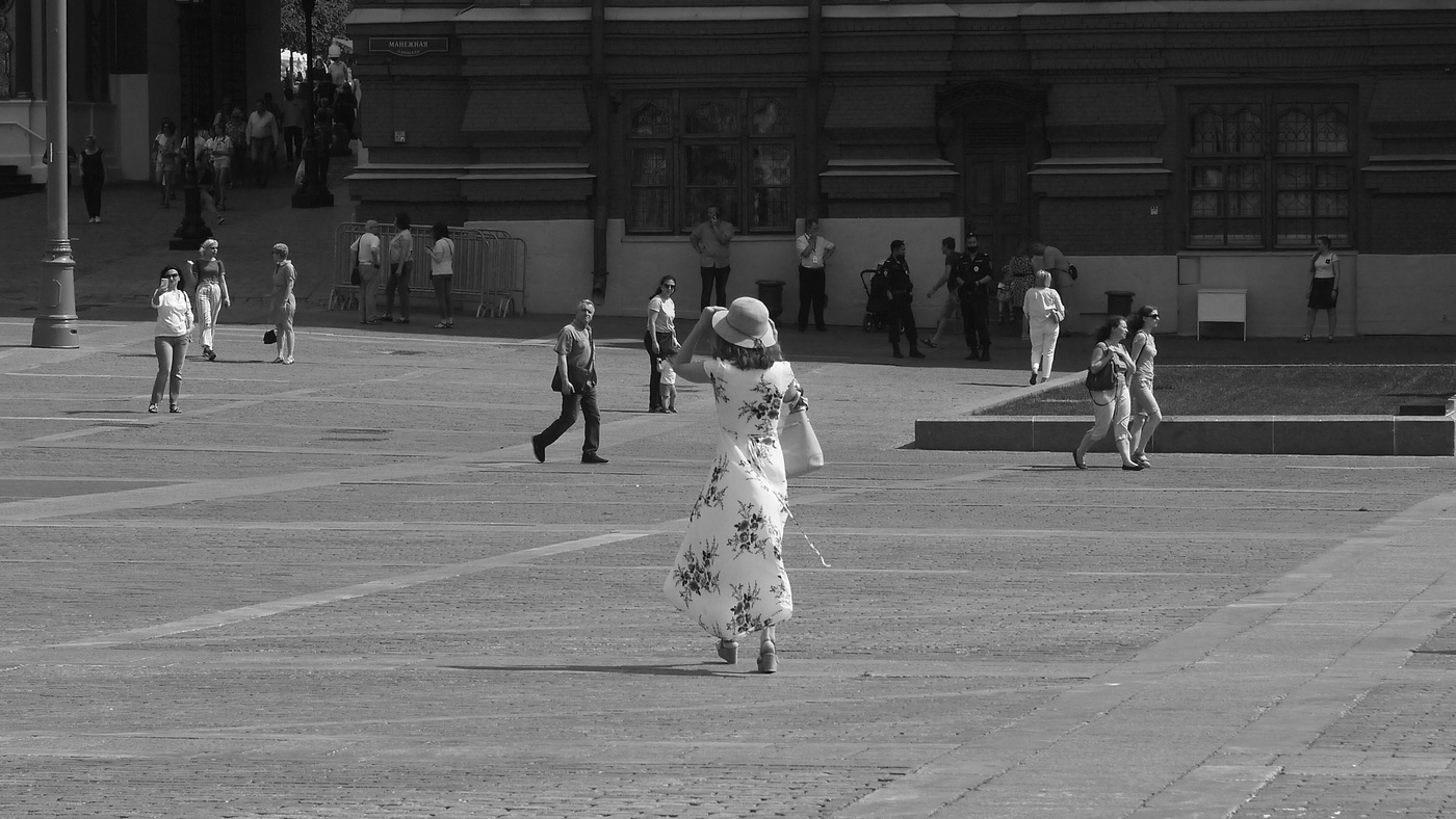 На Красную площадь.