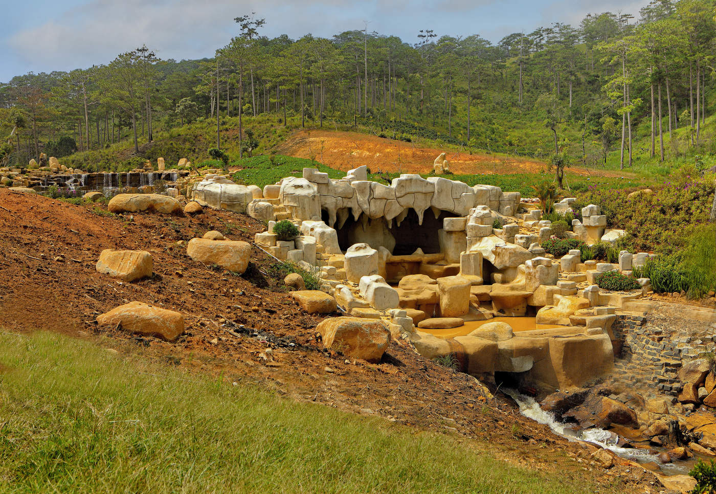 Рукотворный водопад 2