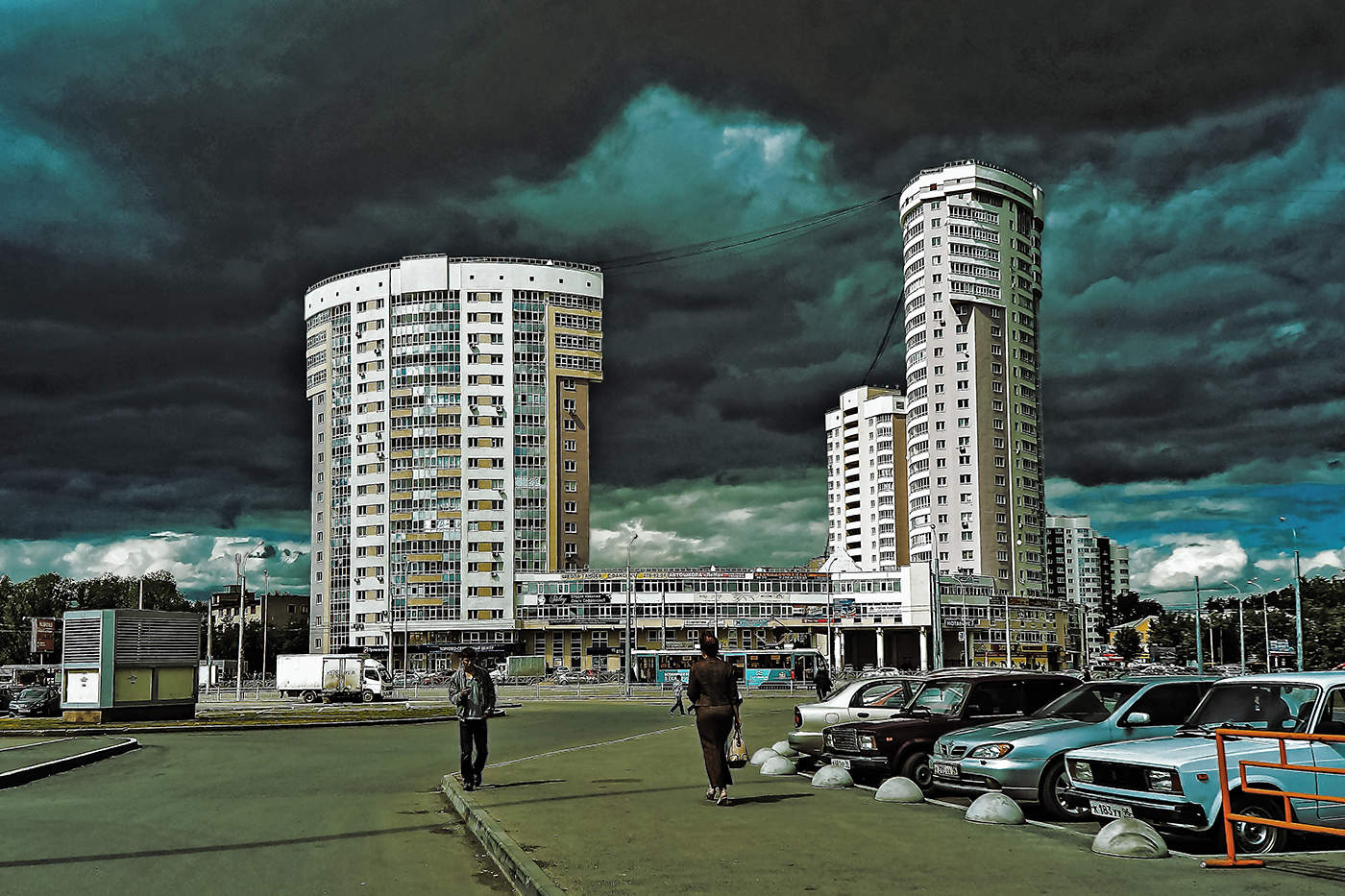 Тучи над городом встали