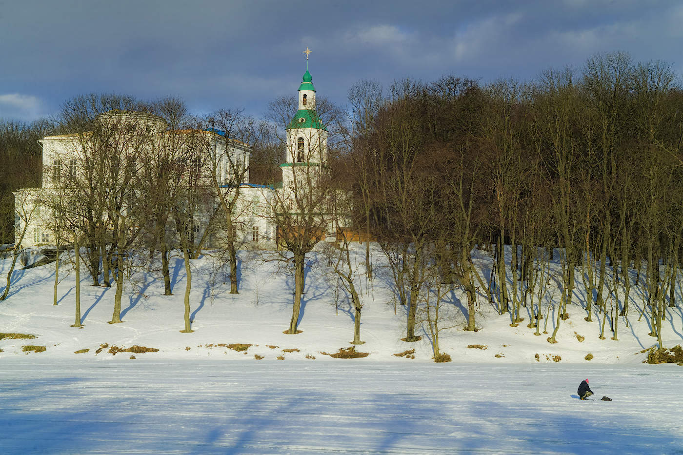 На весеннем пруду