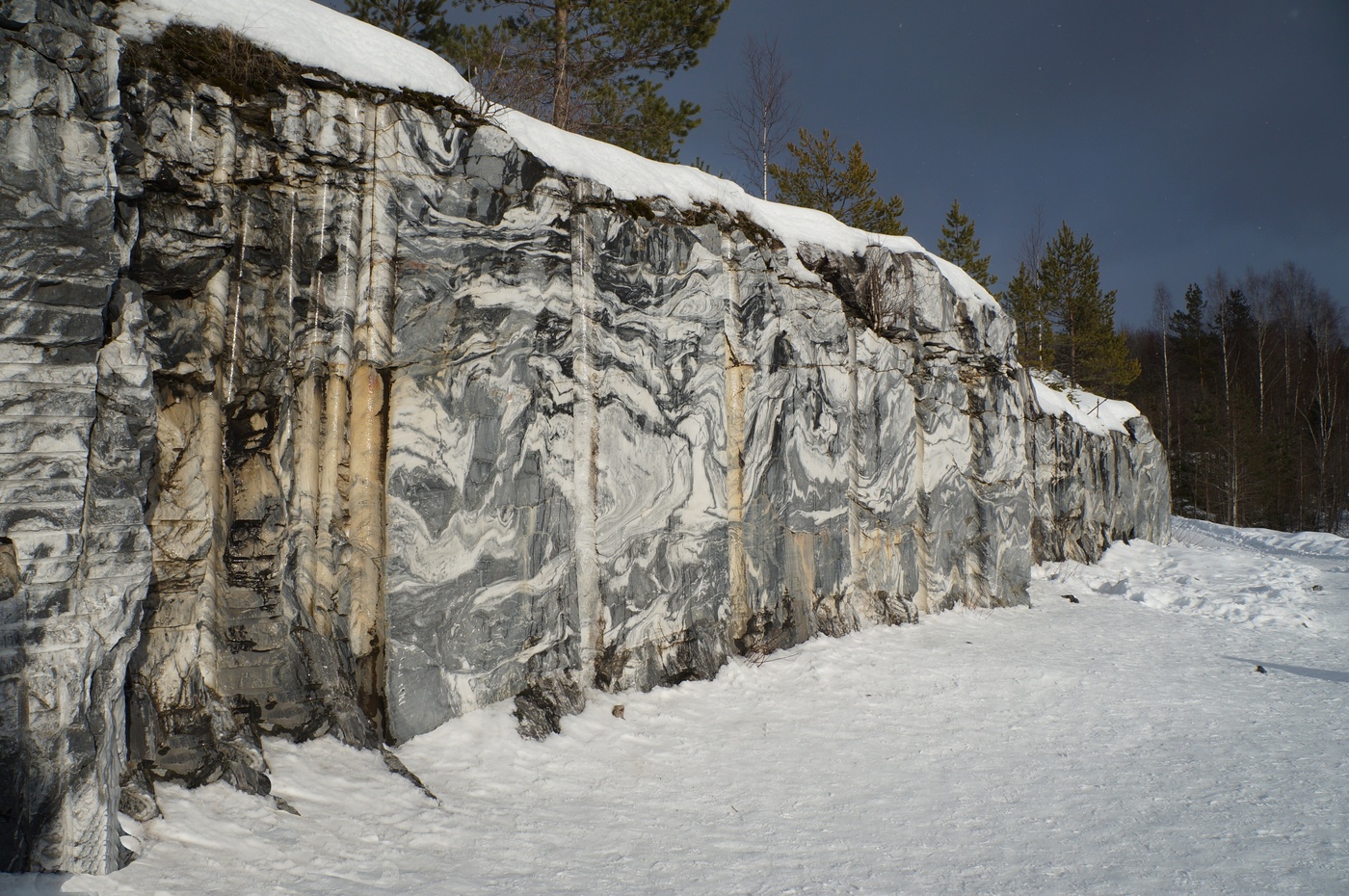 Мраморная эпитафия