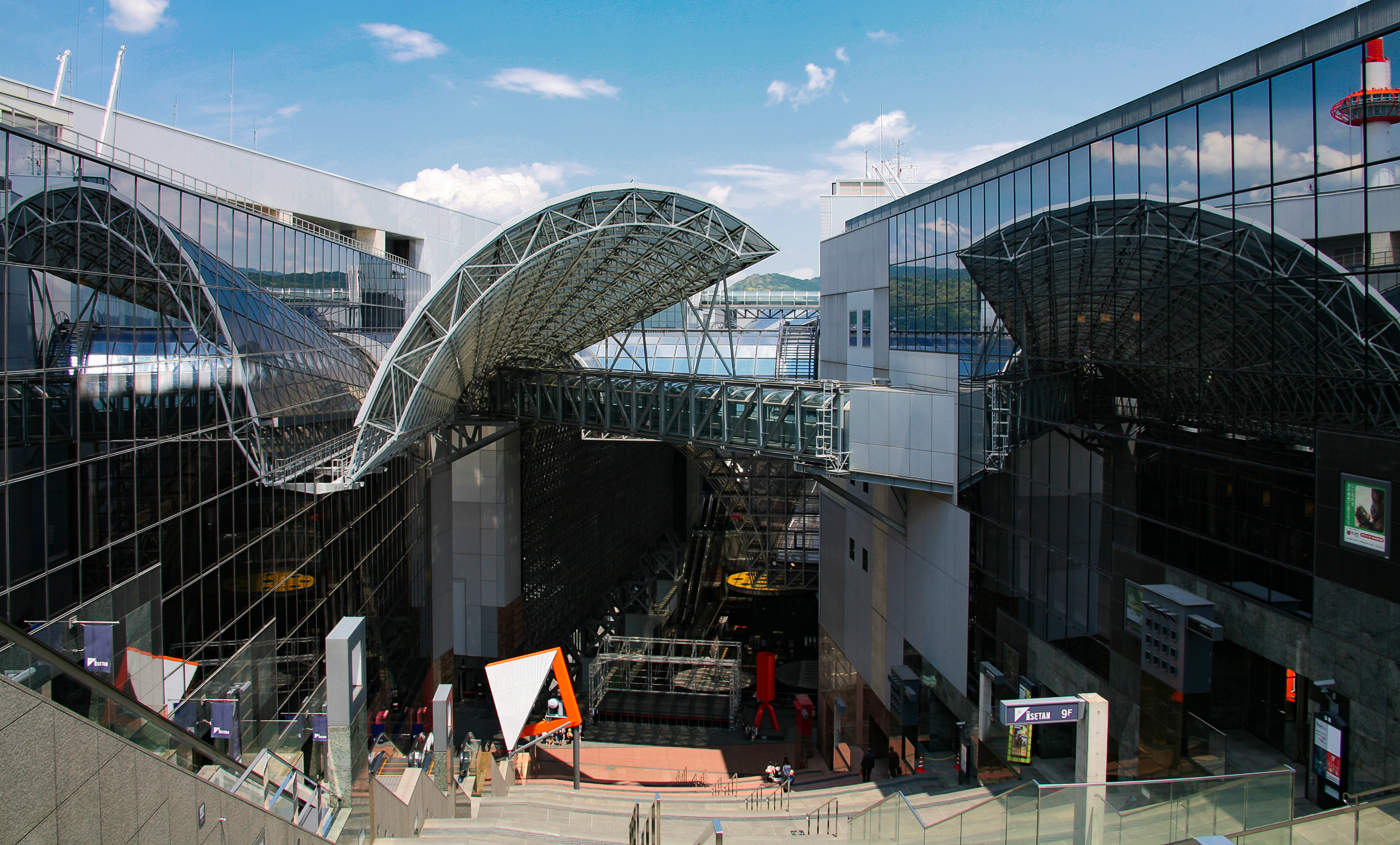 Один в двух или три в одном