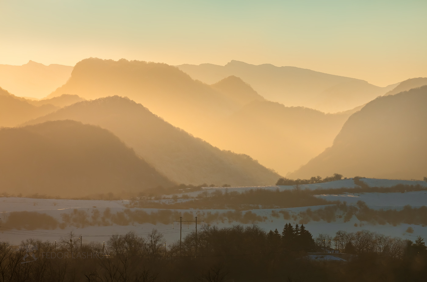 В золотистой дымке