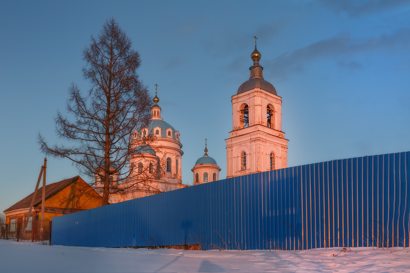 В лучах закатного солнца
