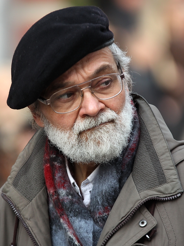 Интеллигент.