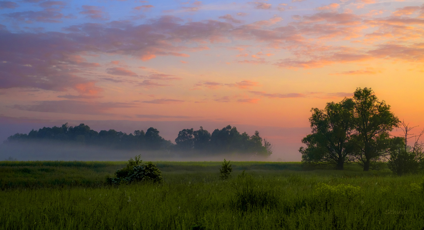 В часы рассвета.