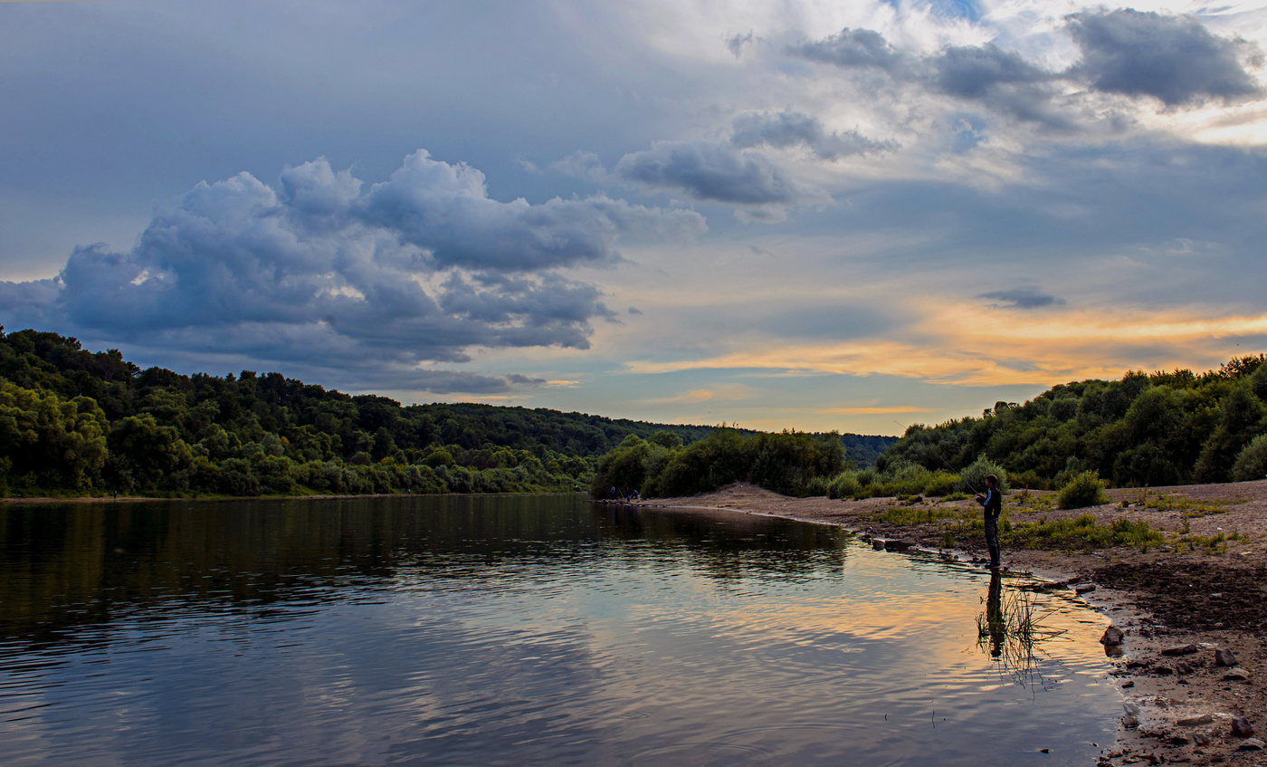 Час вечерний над Окою.