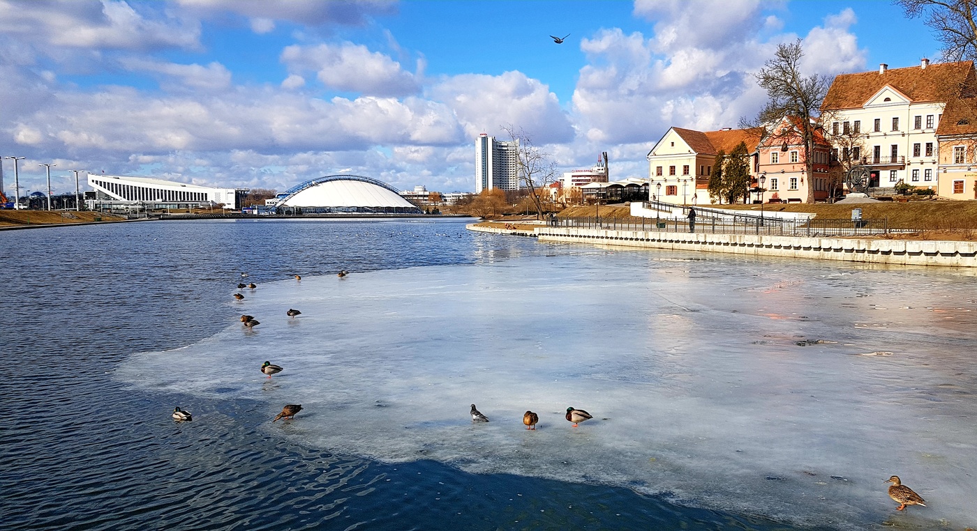Весна в большом городе...