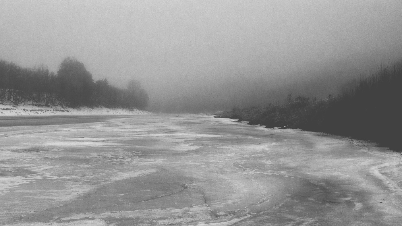 Хмурое утро на реке