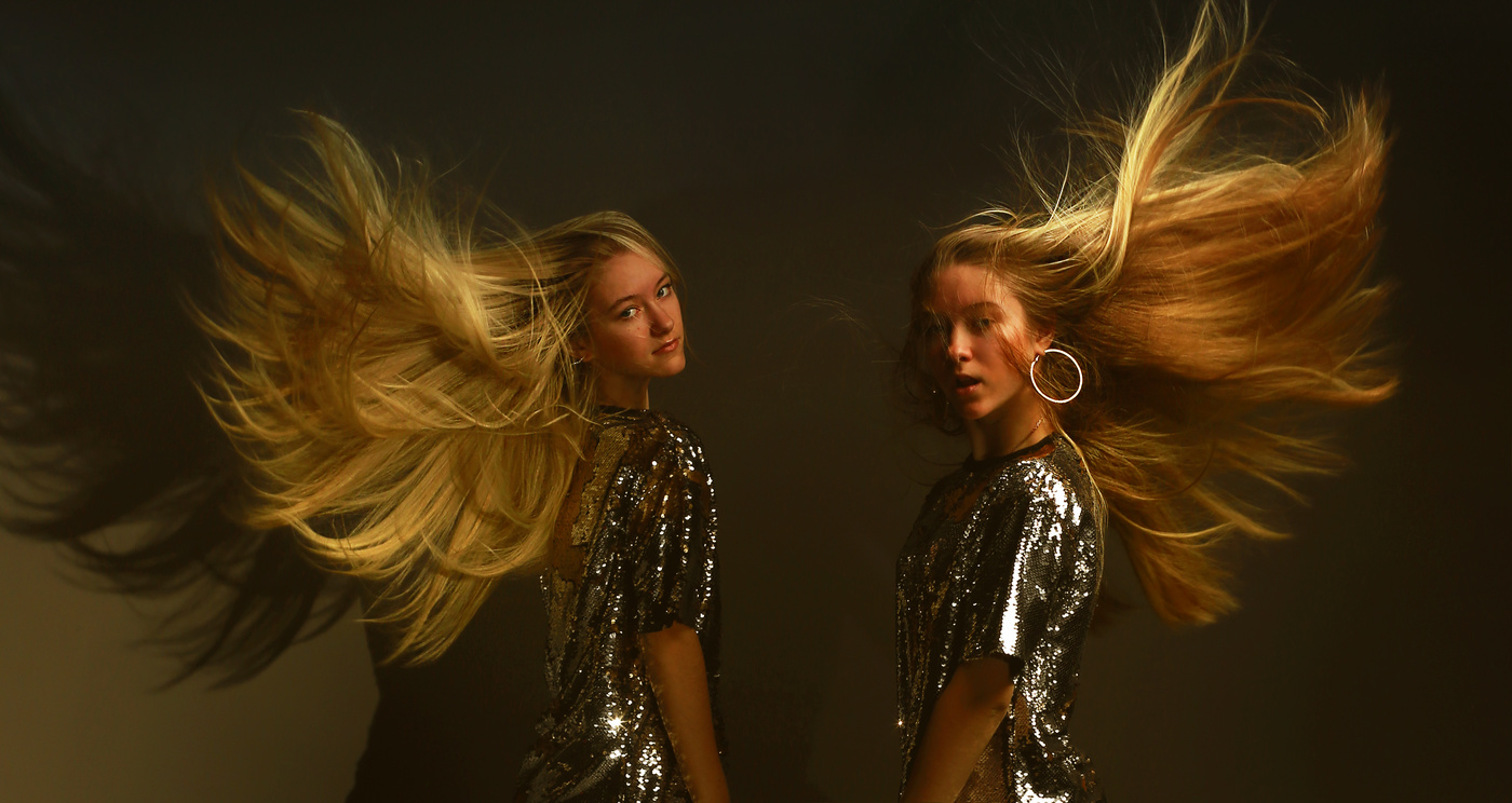 Сестры-близнецы