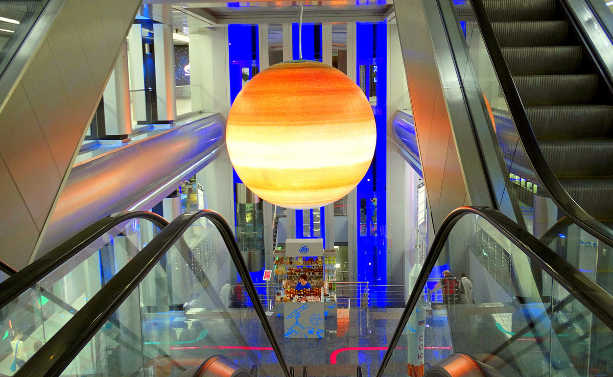 Вниз и вверх по эскалатору